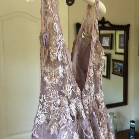 Formal wedding wear - Picture 4 of 8